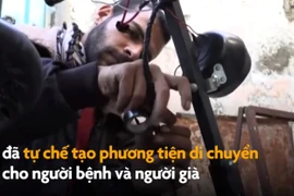 Video: Nam thanh niên chế xe điện cho người già từ phế liệu
