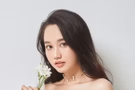 Hậu giảm cân, mỹ nhân "Mắt biếc" thả dáng nóng bỏng bên bể bơi