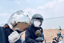 Tốn 3 ngày về quê bằng ô tô vì sợ "kẹt máy bay"