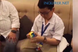 Video: Nam sinh 11 tuổi xoay rubik trong 6 giây