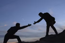 3 kiểu người sẽ giúp bạn thoát nghèo, sớm mã đáo thành công