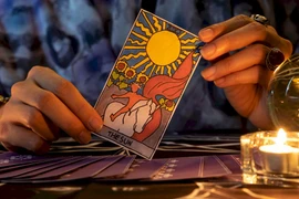 Cô gái 25 tuổi nhập viện tâm thần sau nhiều ngày làm điều này