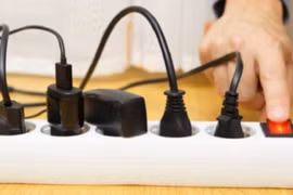 5 thiết bị âm thầm "ngốn" điện ngay cả khi đã tắt