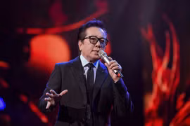 Giọng hát danh ca Elvis Phương 78 tuổi vẫn làm say lòng khán giả