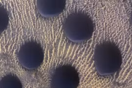 Phát hiện những cồn cát hình tròn kỳ lạ trên Hỏa Tinh