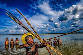 Bộ ảnh hút mắt về bộ lạc thổ dân tại rừng mưa nhiệt đới Amazon