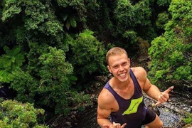 Trong cùng 1 ngày, chàng trai 23 tuổi lên chức bố và ông ngoại