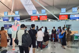 Giá vé máy bay "hạ nhiệt" giữa cao điểm hè