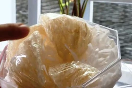 Nhập nhằng yến thật, yến giả