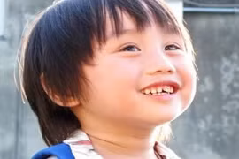 Sao nhí hai tuổi nổi khắp châu Á, 18 tuổi làm nhân viên vệ sinh