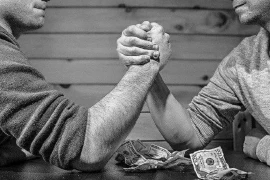 Người tuổi trung niên không nên mạnh tay trong hai vấn đề này