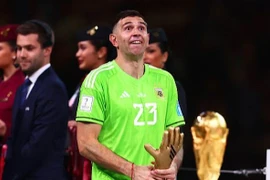 Thủ môn Argentina gặp rắc rối vì hành động khiếm nhã 