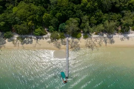 Bãi biển hoang sơ thu hút du khách ở Phú Quốc