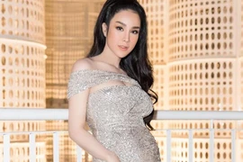 Diệp Lâm Anh khoe bụng bầu vượt mặt sau 6 tháng sinh con gái