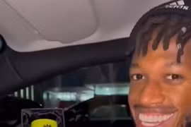 Phản ứng của Bruno khi Fred nhận giải Cầu thủ hay nhất trận