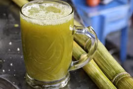 Nước mía có nhiều tác dụng nhưng những người này không nên dùng