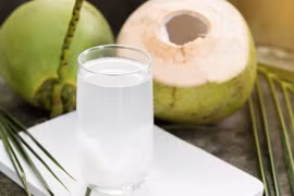 F0 có được uống nước dừa?