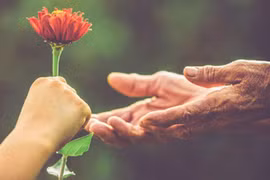 Người sắp gặp vận may trên thân thể thường có 1 điểm báo trước