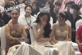 Lương Thùy Linh co ro vì lạnh, lấy váy của Mai Phương làm chăn