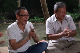 Hình ảnh chưa từng có: MC Lại Văn Sâm gần gũi trên “chiếu nhậu“