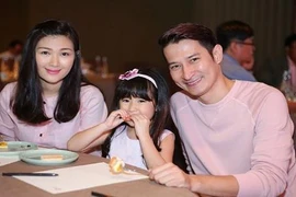 Có bầu trước cưới, Á hậu gợi cảm Anh Thư giờ làm mẹ thế nào?