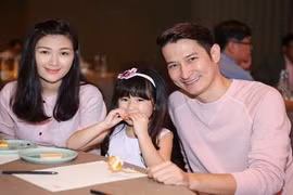 Có bầu trước cưới, Á hậu gợi cảm Anh Thư giờ làm mẹ thế nào?