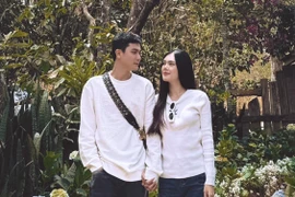 Ngọc Trinh đăng ảnh khẳng định chủ quyền với bạn trai vừa công khai