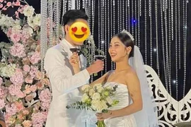 Lộ ảnh "mối tình năm 17 tuổi của Quang Hải" lên xe hoa 