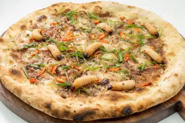 Món ăn kinh dị bậc nhất thế giới: Pizza đuông dừa bò lổm ngổm