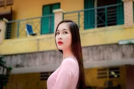 Công chúa "tóc mây” dài 1,4m gây sốt vì nhan sắc cực vi diệu