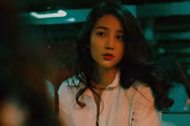 Hot girl Việt lên báo nước ngoài: Mặt không tì vết, body nóng bỏng