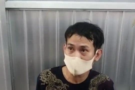 Video: Chân dung kẻ cướp khống chế nữ nhân viên ở TP HCM