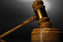 Lén mổ bán nội tạng, 2 bác sĩ bị án tù 