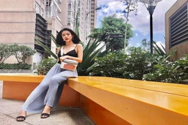 Dân mạng mê mệt với vợ sắp cưới của cha đẻ bản hit “Yêu 5“