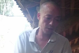 Trò chuyện với sư trụ trì ăn tiết canh, uống rượu Tây