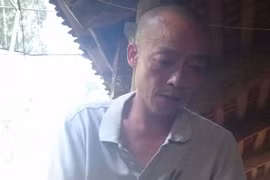 Trò chuyện với sư trụ trì ăn tiết canh, uống rượu Tây