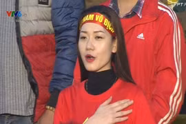 Thiếu nữ xinh đẹp hát Quốc ca trên đất Qatar gây sốt