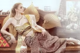 Choáng váng hình ảnh mừng tuổi 18 của “Nữ thần Thái Lan” 