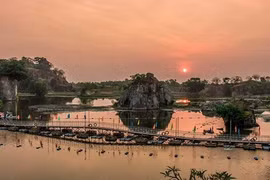 Du ngoạn “Vịnh Hạ Long thu nhỏ” ngay ngoại thành Sài Gòn