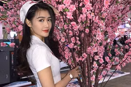 Nữ y tá xinh đẹp chân dài cực phẩm, body sexy hết chỗ chê