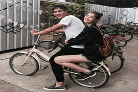 Kỳ Hân và Mạc Hồng Quân liên tục khoe ảnh cặp kè