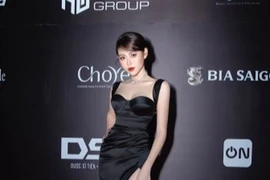 Xôn xao "chị Google" Việt Phương Thoa vướng tin đồn nhạy cảm