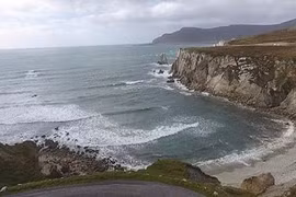 Ireland: Bãi cát trắng bỗng xuất hiện trở lại sau 12 năm 