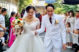 Fan rần rần chúc mừng thành viên 1977 Vlog đến với Hội sợ vợ