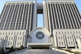 Hy hữu: Vợ ngồi tù 7 năm vì “quan hệ” với… chồng