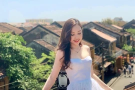 Ngắm bạn gái thủ môn U23 Việt Nam đẹp không tì vết