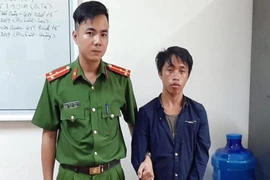 Hàng chục cảnh sát vây bắt nghi phạm cuồng sát vợ