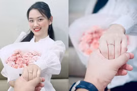 Hoa khôi bóng chuyền Thu Hoài khoe bạn trai, netizen sắp ăn cỗ