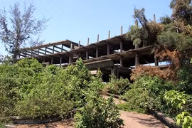 Rợn người khách sạn cao cấp biến thành nơi ở của con nghiện