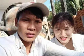 Vợ Lộc Fuho úp mở chuyện độc thân, nghi vấn hôn nhân rạn nứt